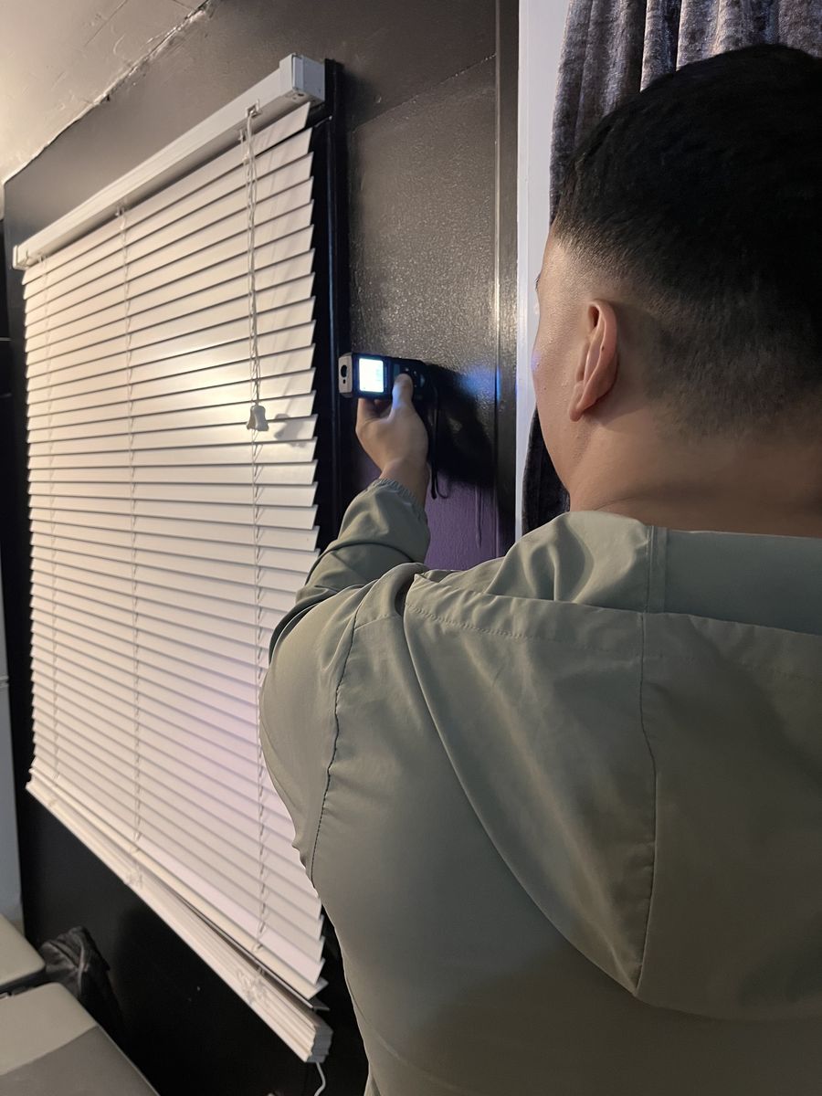 Kubo EPC assessor carrying out a property inspection